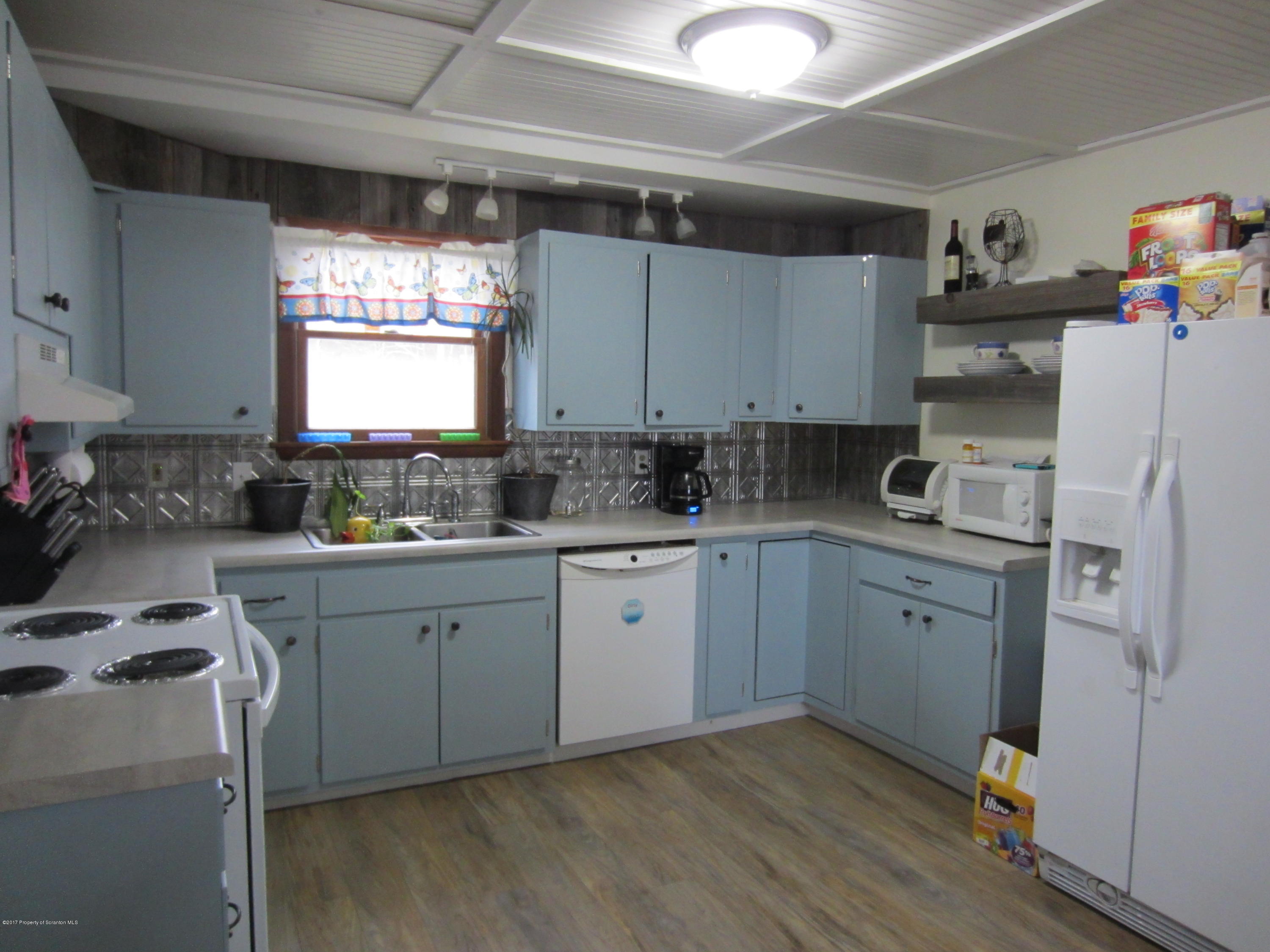 426 Marshbrook Road Dalton, PA 18414 - Photo 4 of 26 Gallery Image 4