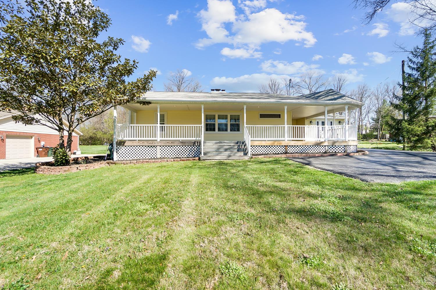 1014 Gaskins Road Cincinnati, OH 45245 - Photo 1 of 71