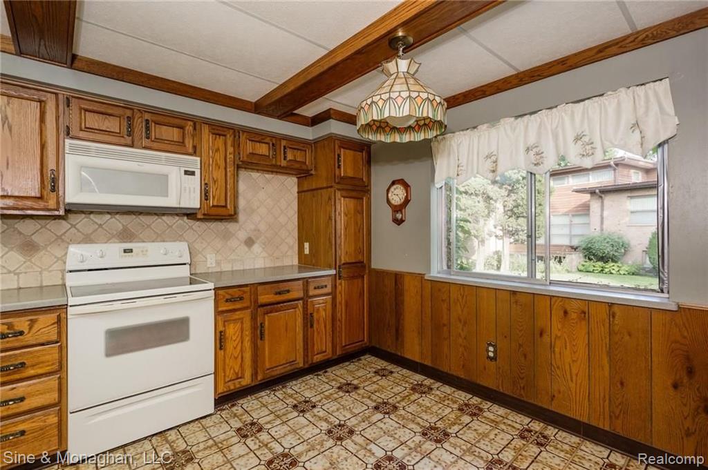 561 Middlesex Road Grosse Pointe Park, MI 48230 - Photo 13 of 53