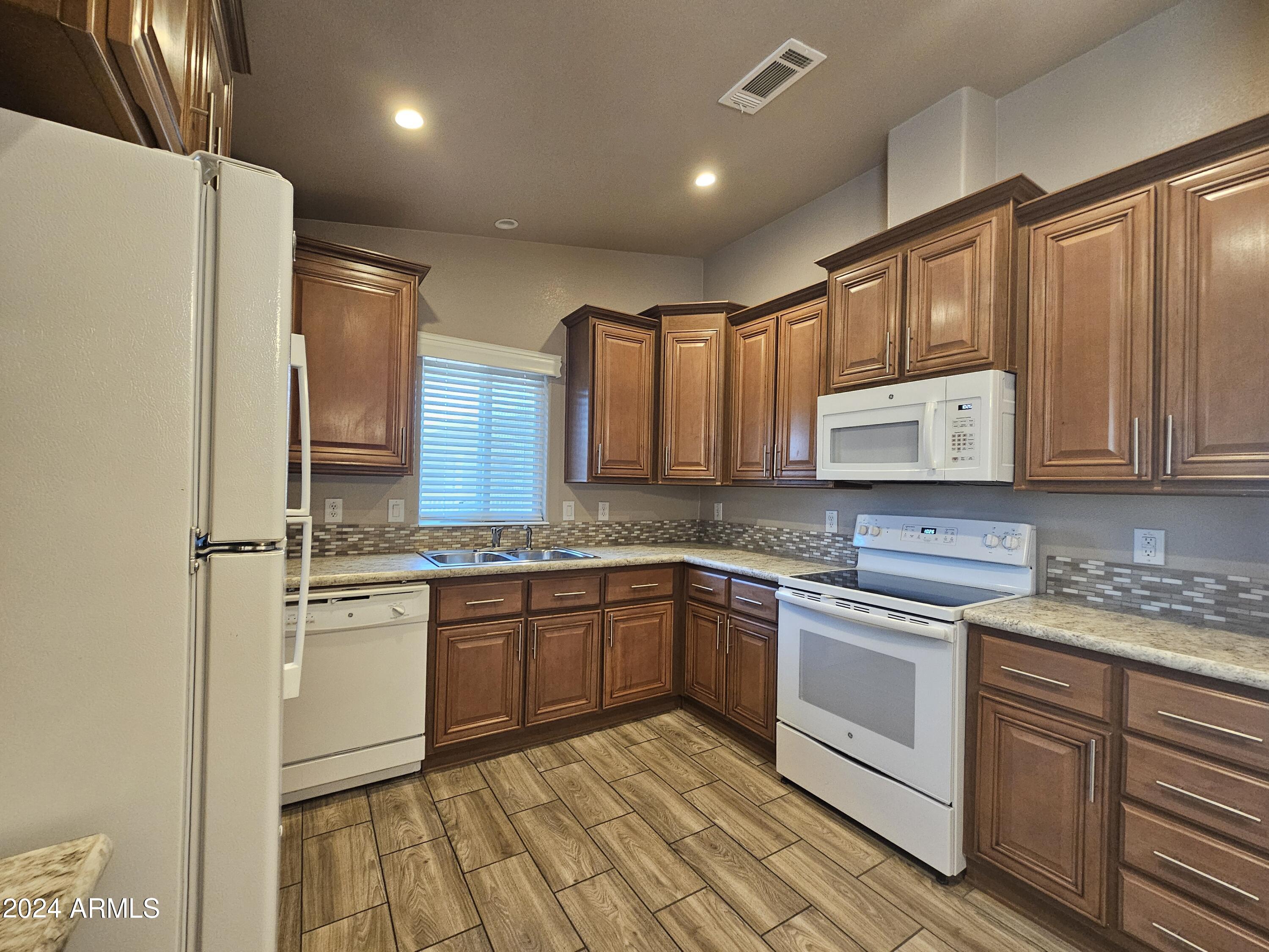 650 North Hawes Road, Unit 3404 Mesa, AZ 85207 - Photo 19 of 50 20240722_102903