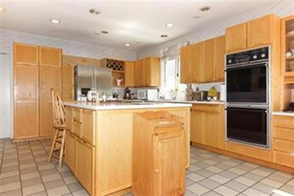15 Seneca Road Canton, MA 02021 - Photo 3 of 31