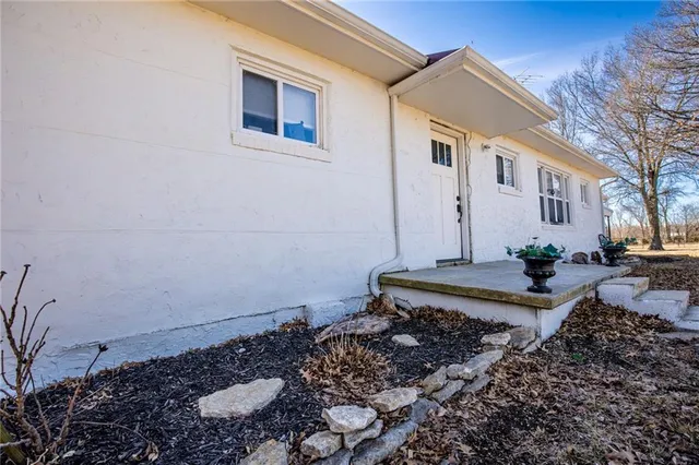 $310,000 | 19317 Ks Highway, Lacygne, KS 66040