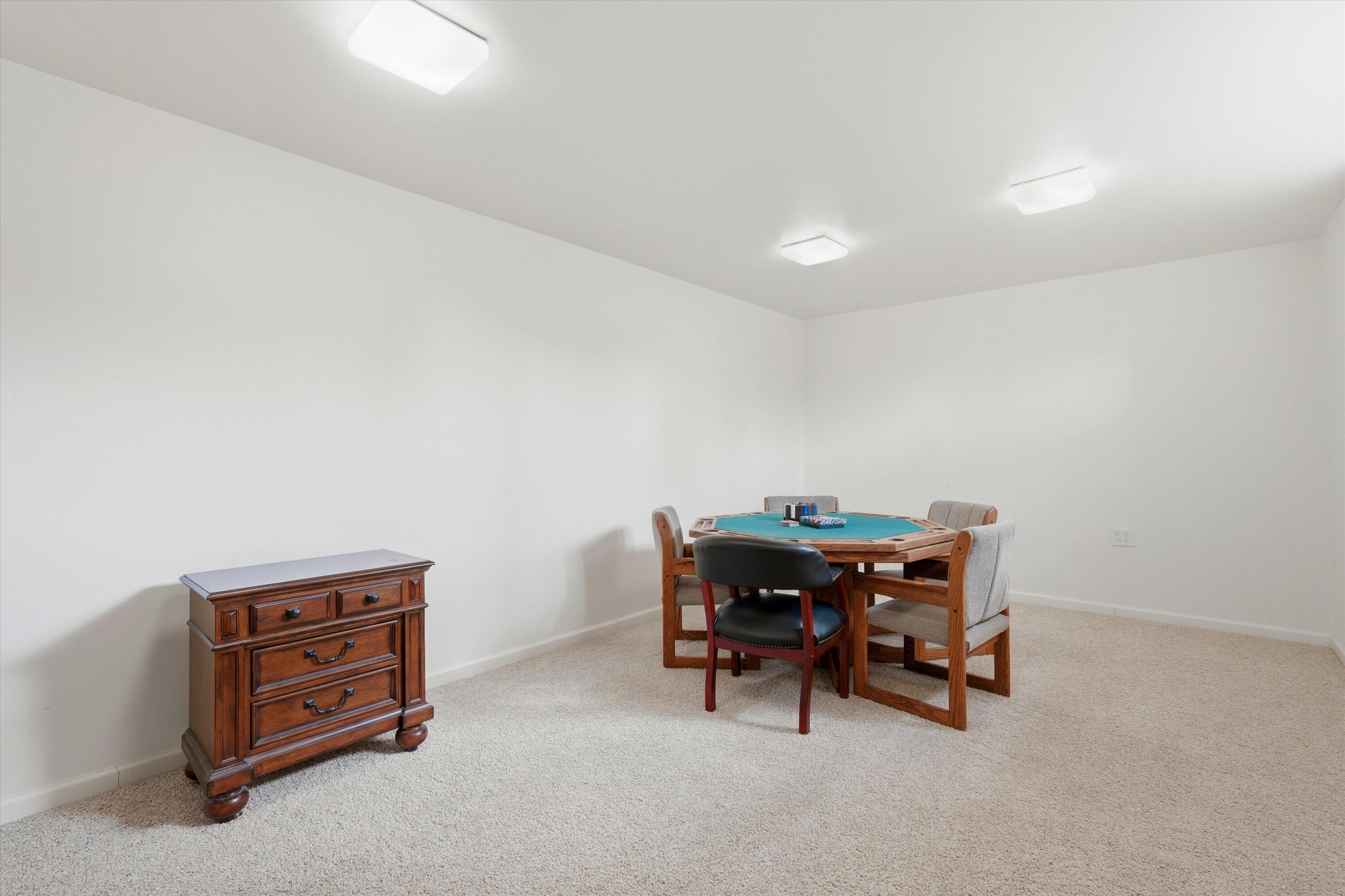 17179 Island Loop Way Bend, OR 97707 - Photo 20 of 52 27-2952460_17179_island_loop_way_-_jorda