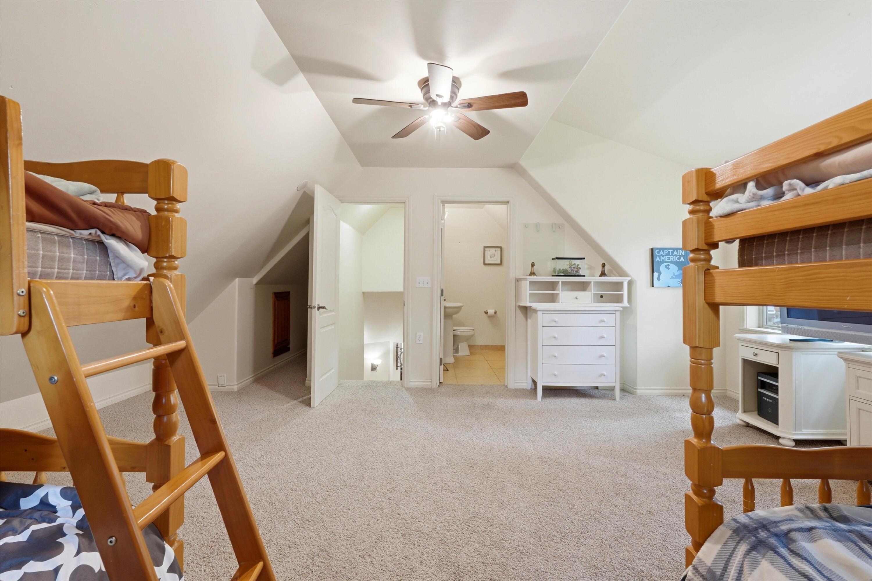 17179 Island Loop Way Bend, OR 97707 - Photo 32 of 52 a view of a kitchen with furniture and a ceiling fan
