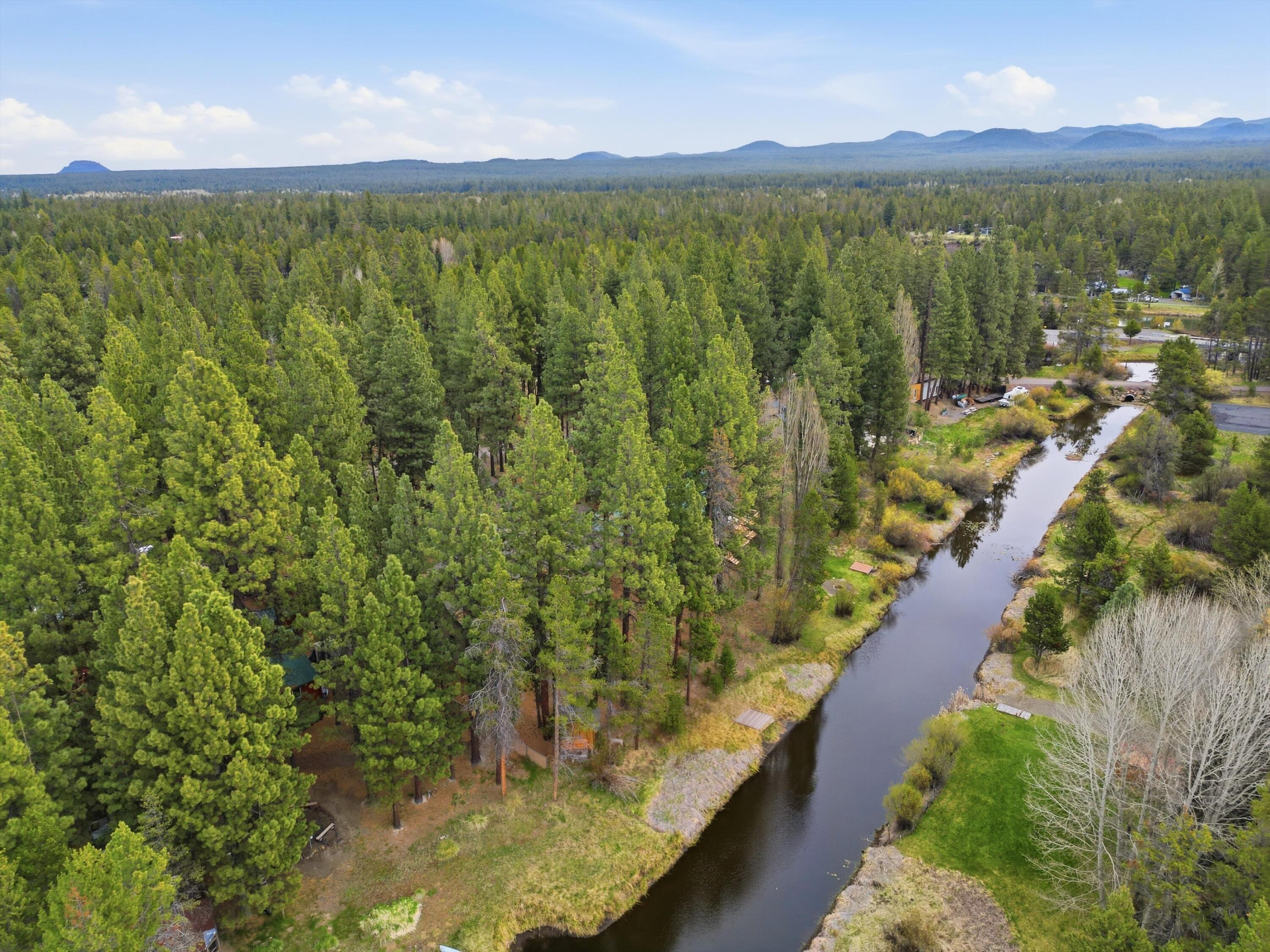 17179 Island Loop Way Bend, OR 97707 - Photo 48 of 52 a view of lake and mountain