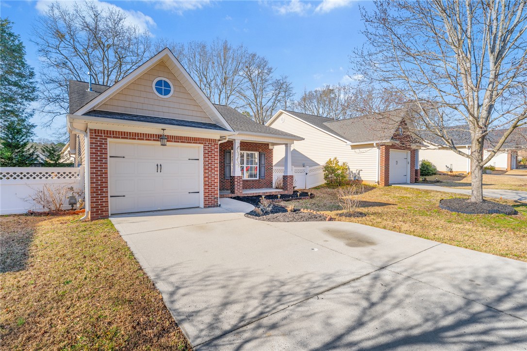 126 Abigail Lane Anderson, SC 29621 - Photo 3 of 30 Gallery Image 3