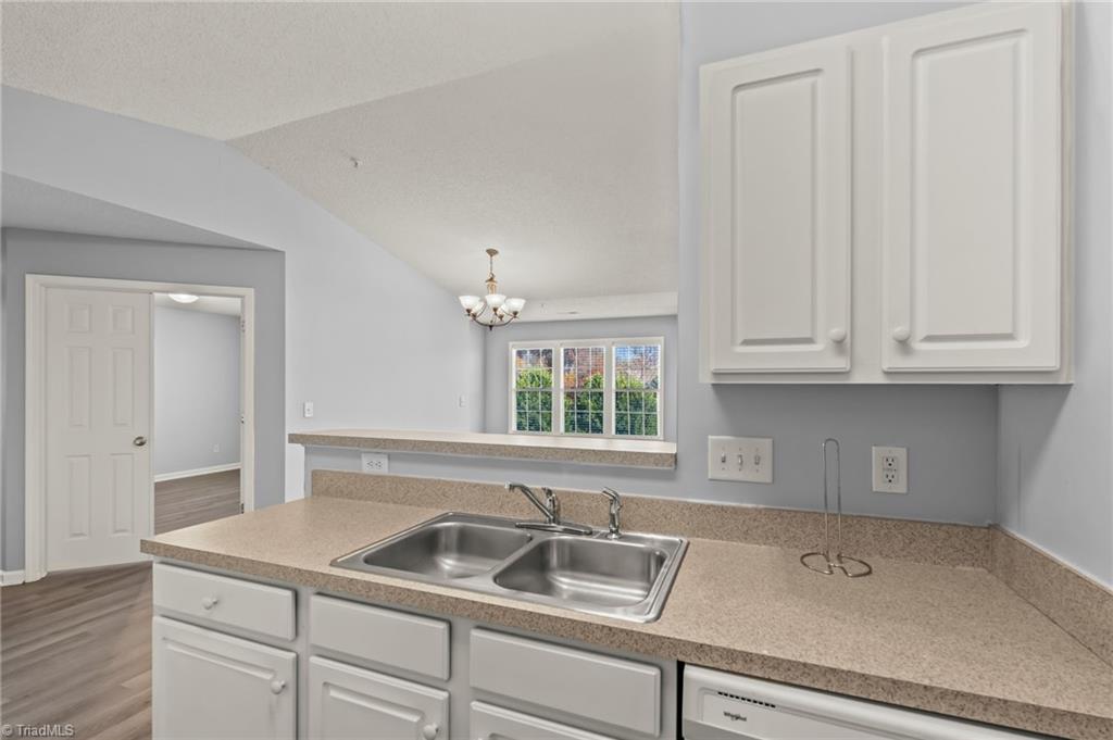 6109 Hedgecock Circle, Unit 3D High Point, NC 27265 - Photo 11 of 32