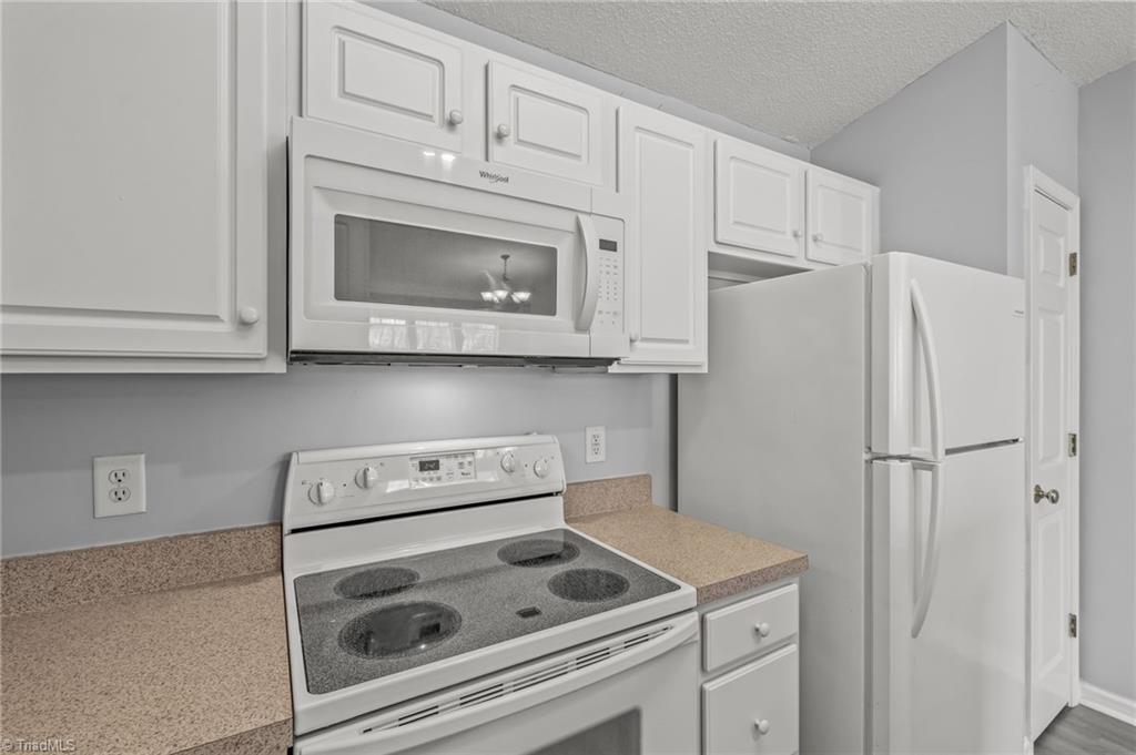 6109 Hedgecock Circle, Unit 3D High Point, NC 27265 - Photo 13 of 32