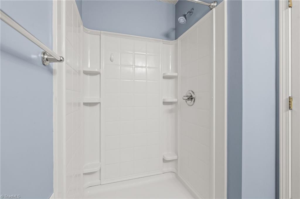 6109 Hedgecock Circle, Unit 3D High Point, NC 27265 - Photo 20 of 32