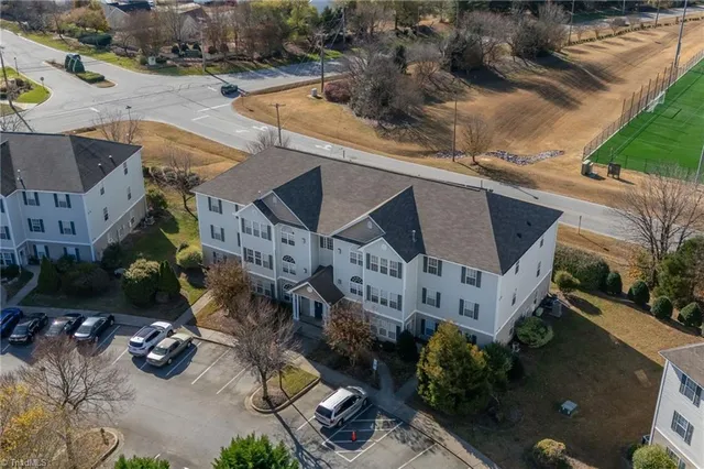 $169,000 | 6109 Hedgecock Circle, Unit 3D, High Point, NC 27265