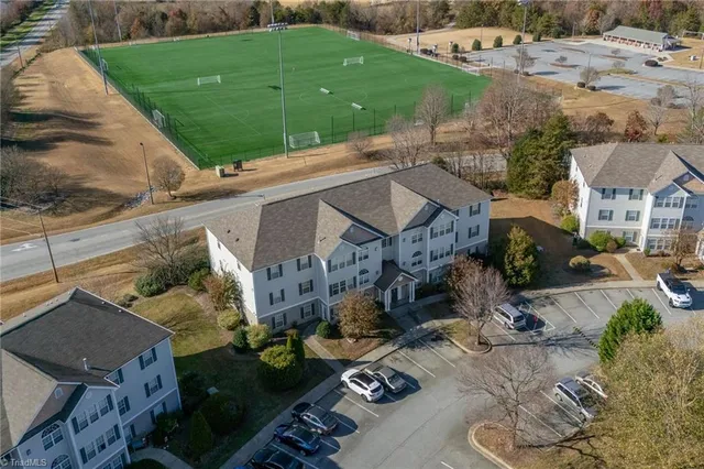 $169,000 | 6109 Hedgecock Circle, Unit 3D, High Point, NC 27265