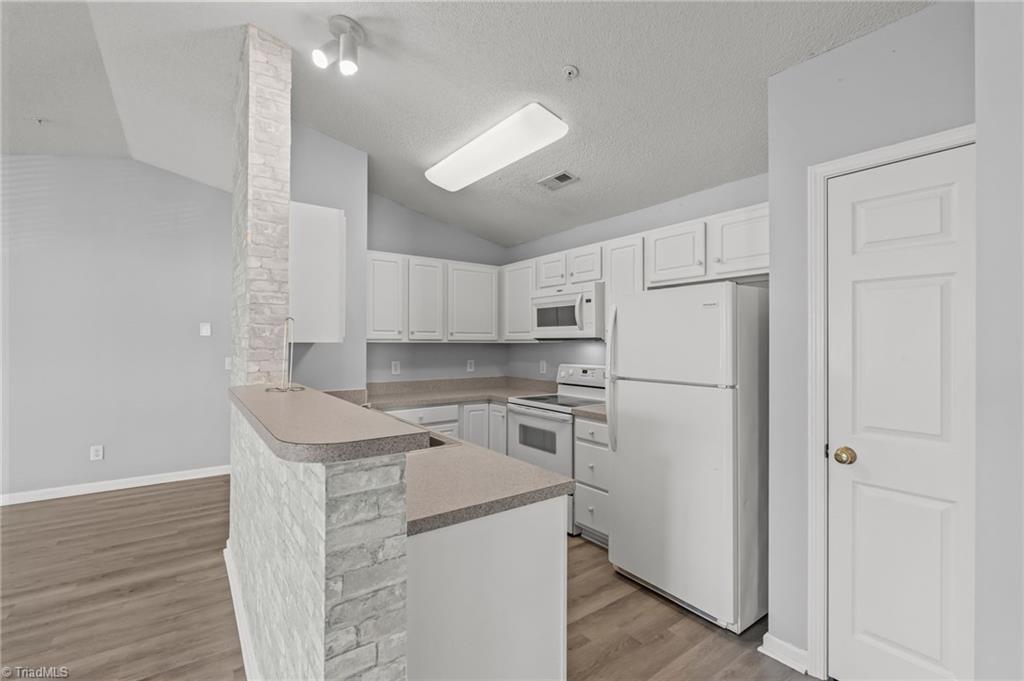 6109 Hedgecock Circle, Unit 3D High Point, NC 27265 - Photo 9 of 32