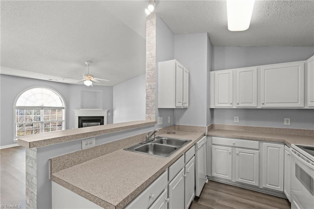 6109 Hedgecock Circle, Unit 3D High Point, NC 27265 - Photo 10 of 32