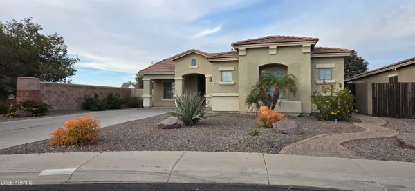 $2,300 | 2804 East Santa Fe Court, Gilbert, AZ 85297