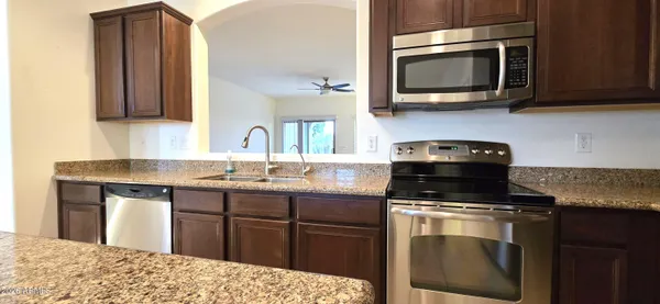 $2,300 | 2804 East Santa Fe Court, Gilbert, AZ 85297