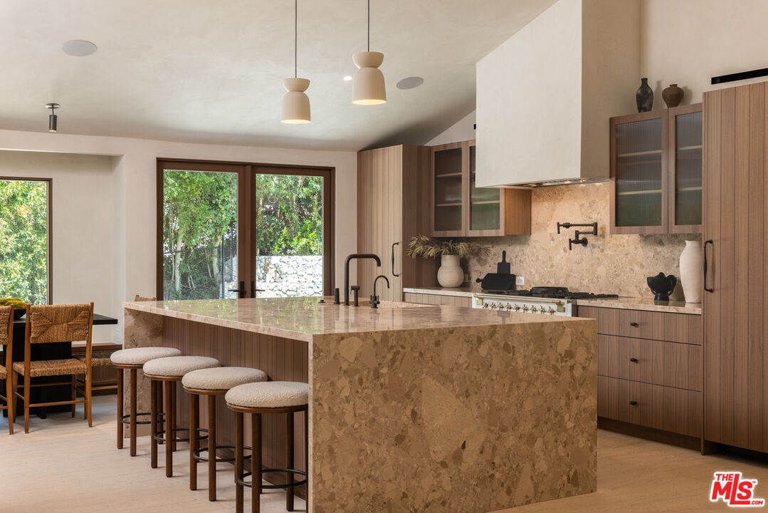 4146 High Valley Road Los Angeles, CA 91436 - Photo 6 of 19