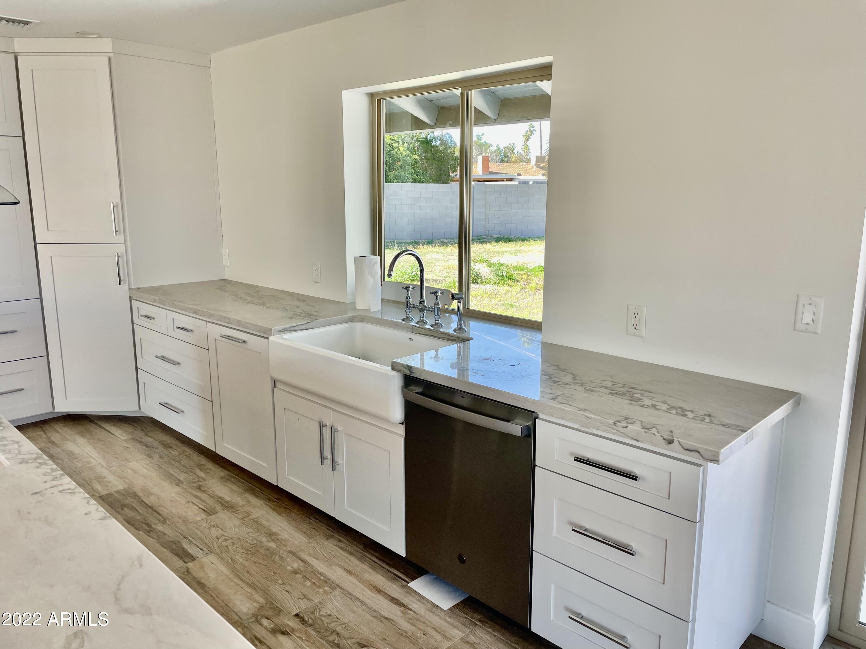 1102 West Bethany Home Road Phoenix, AZ 85013 - Photo 15 of 39 IMG_8376