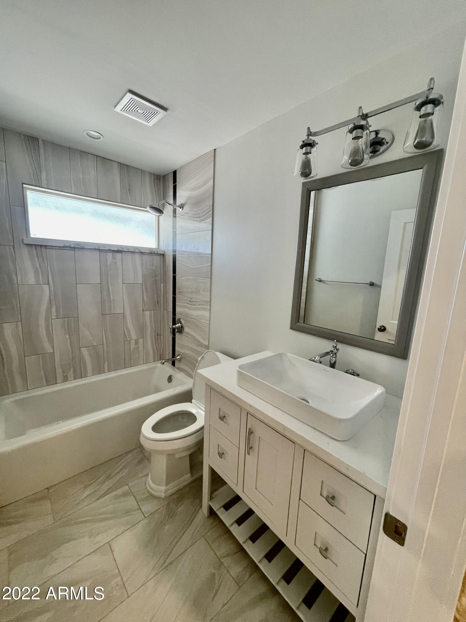 1102 West Bethany Home Road Phoenix, AZ 85013 - Photo 19 of 39 IMG_8384