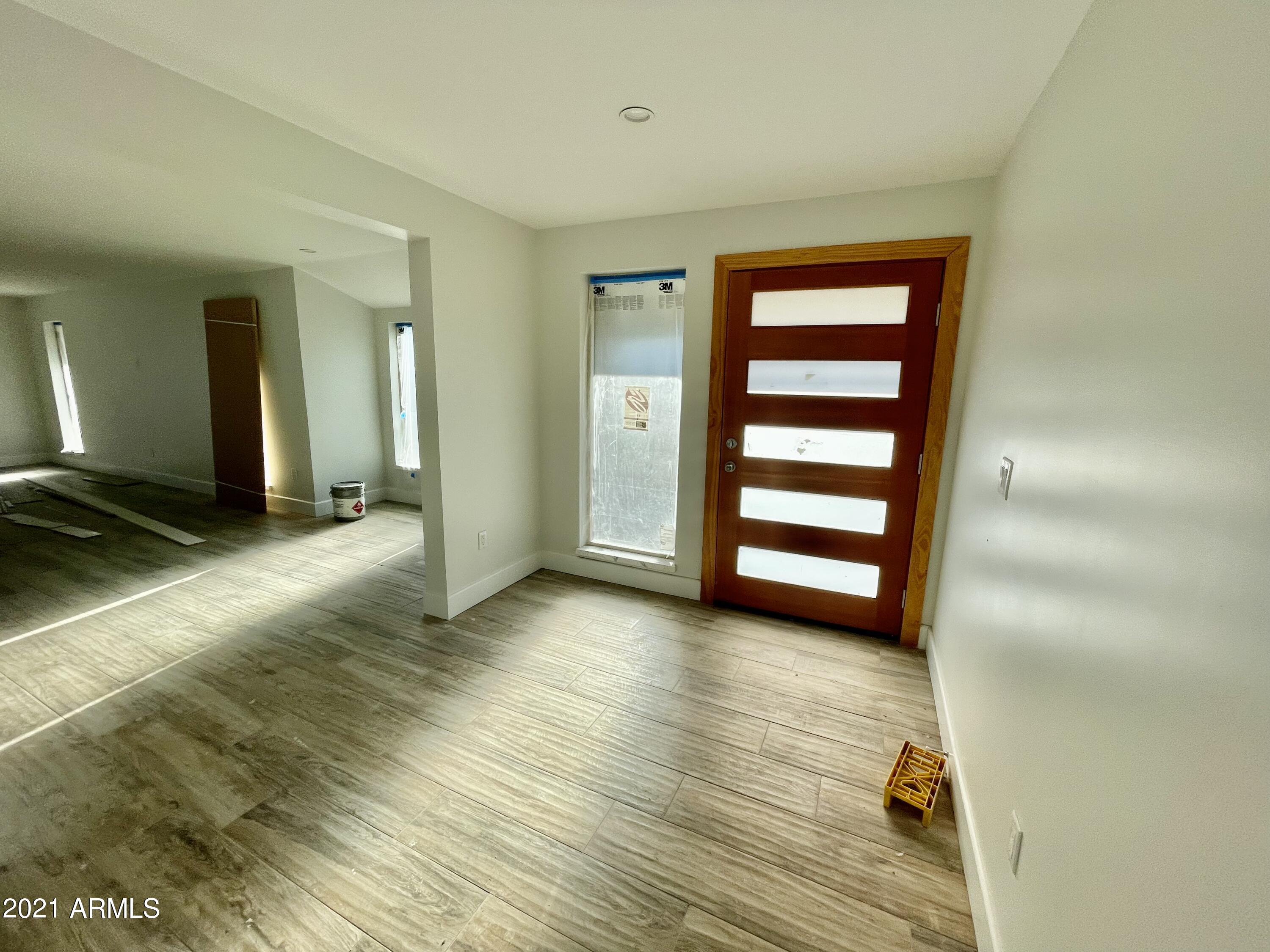 1102 West Bethany Home Road Phoenix, AZ 85013 - Photo 3 of 39 IMG_7249