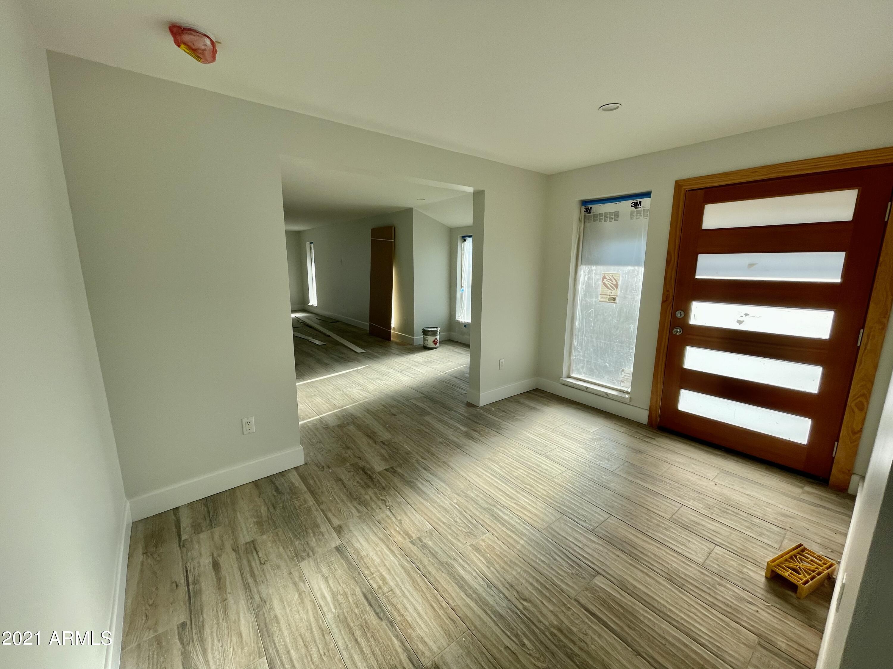 1102 West Bethany Home Road Phoenix, AZ 85013 - Photo 4 of 39 IMG_7248