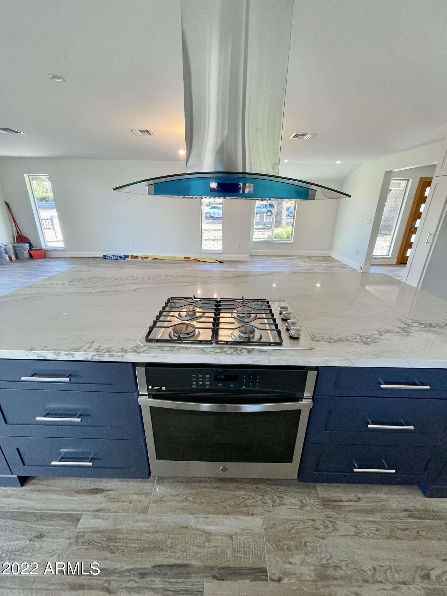 1102 West Bethany Home Road Phoenix, AZ 85013 - Photo 6 of 39 IMG_8437