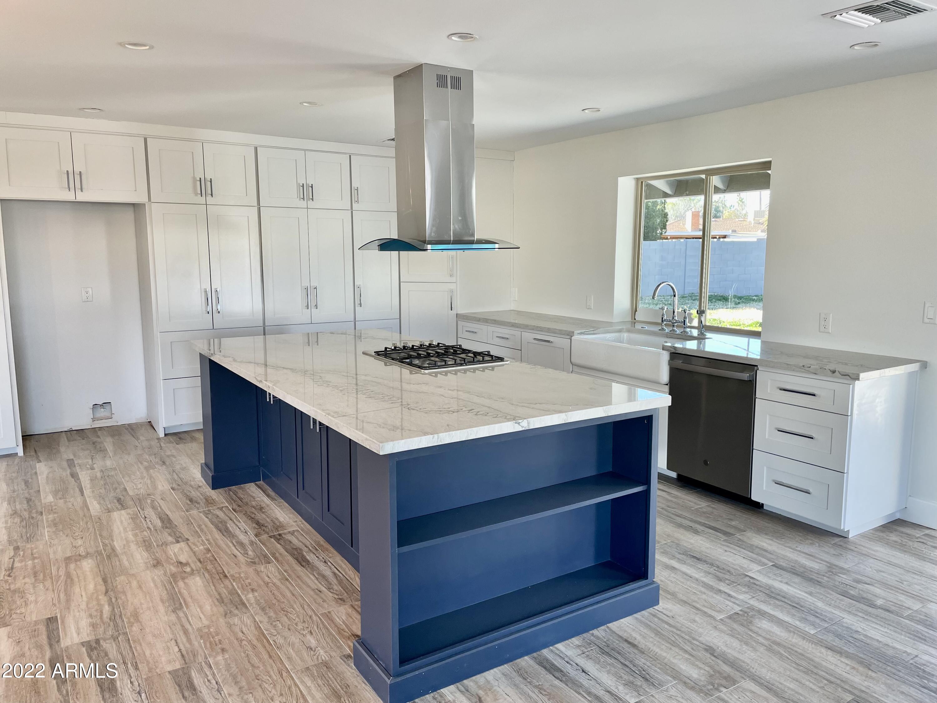 1102 West Bethany Home Road Phoenix, AZ 85013 - Photo 10 of 39 IMG_8427