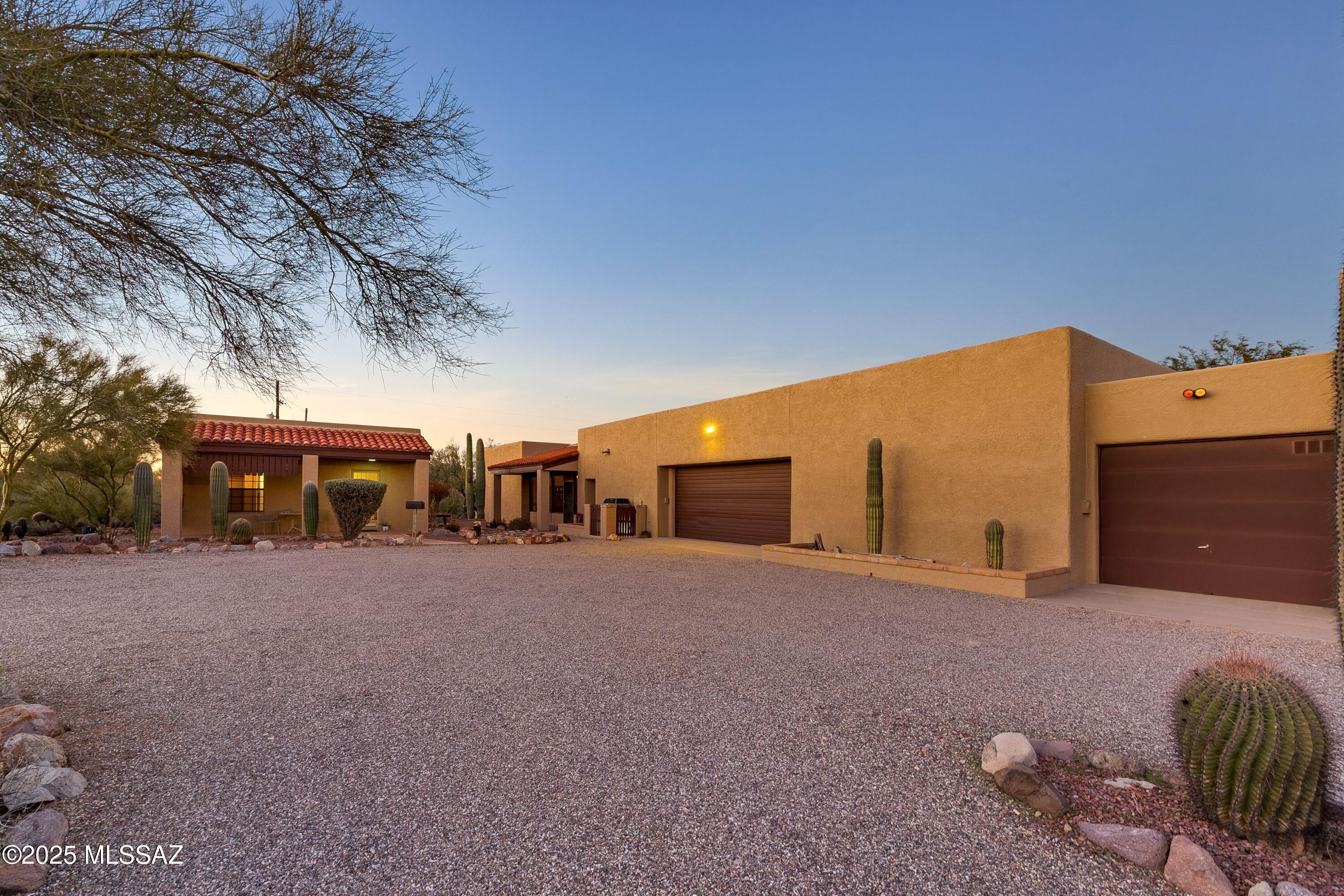 2614 North Grannen Road Tucson, AZ 85745 - Photo 2 of 49