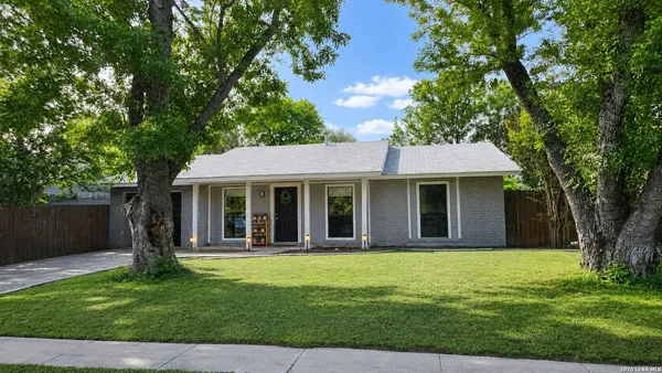 $1,950 | 6827 Spring Garden Street, San Antonio, TX 78249