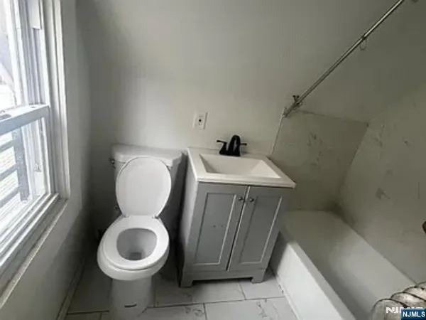 $1,750 | 48-50 Cedar Avenue, Unit 3, Newark, NJ 07106