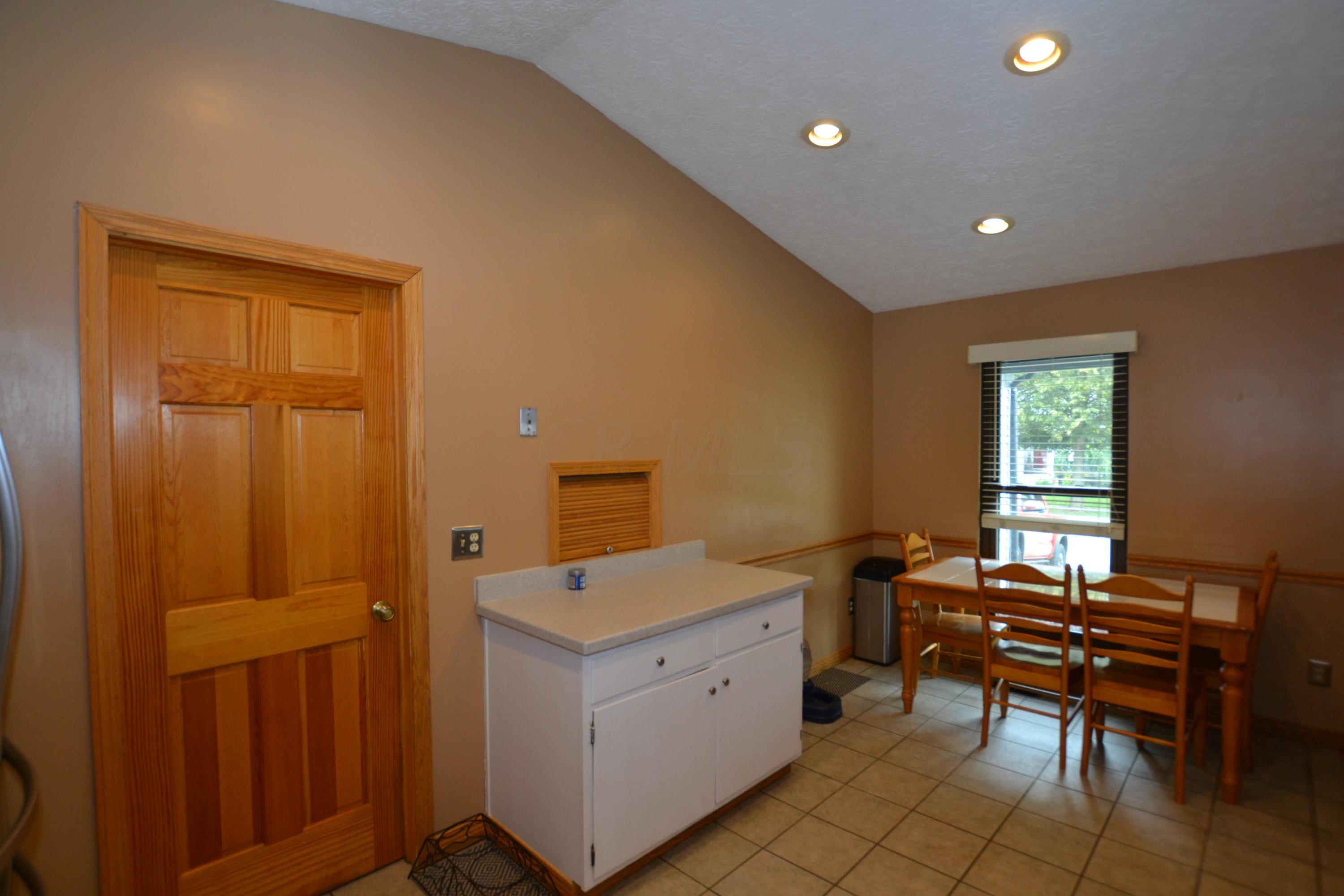 295 Rimbey Avenue Columbus, OH 43230 - Photo 12 of 30