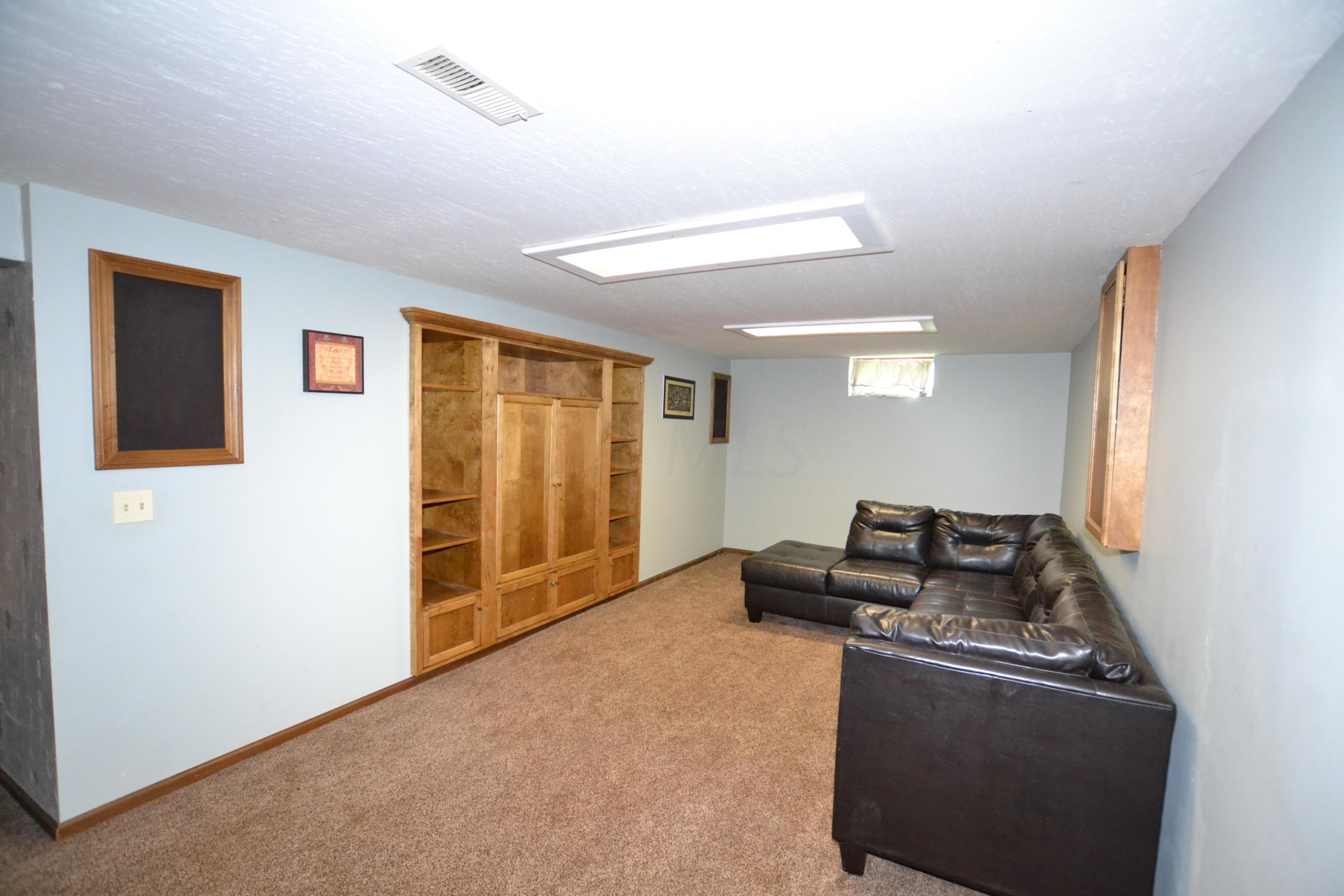295 Rimbey Avenue Columbus, OH 43230 - Photo 25 of 30