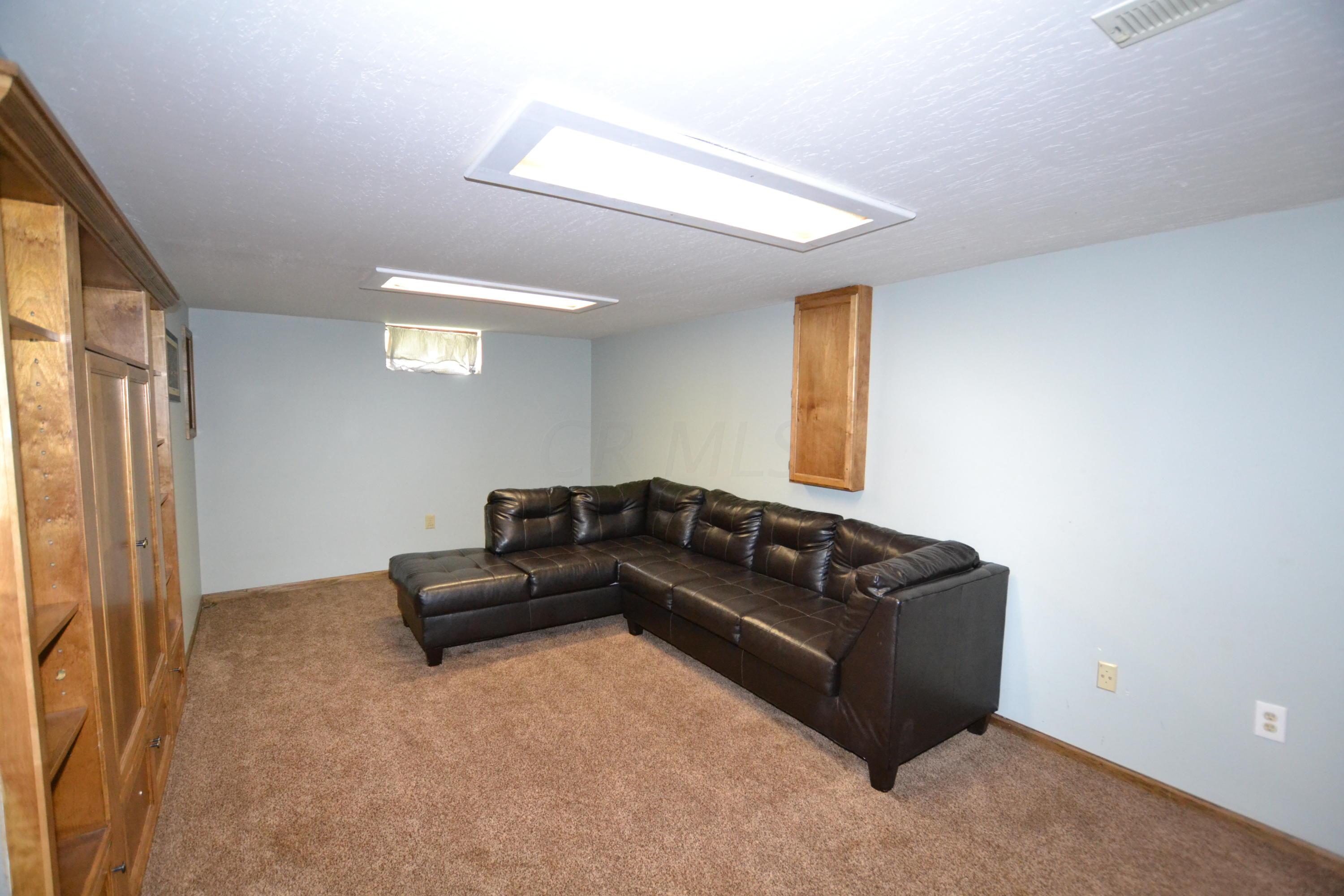 295 Rimbey Avenue Columbus, OH 43230 - Photo 26 of 30