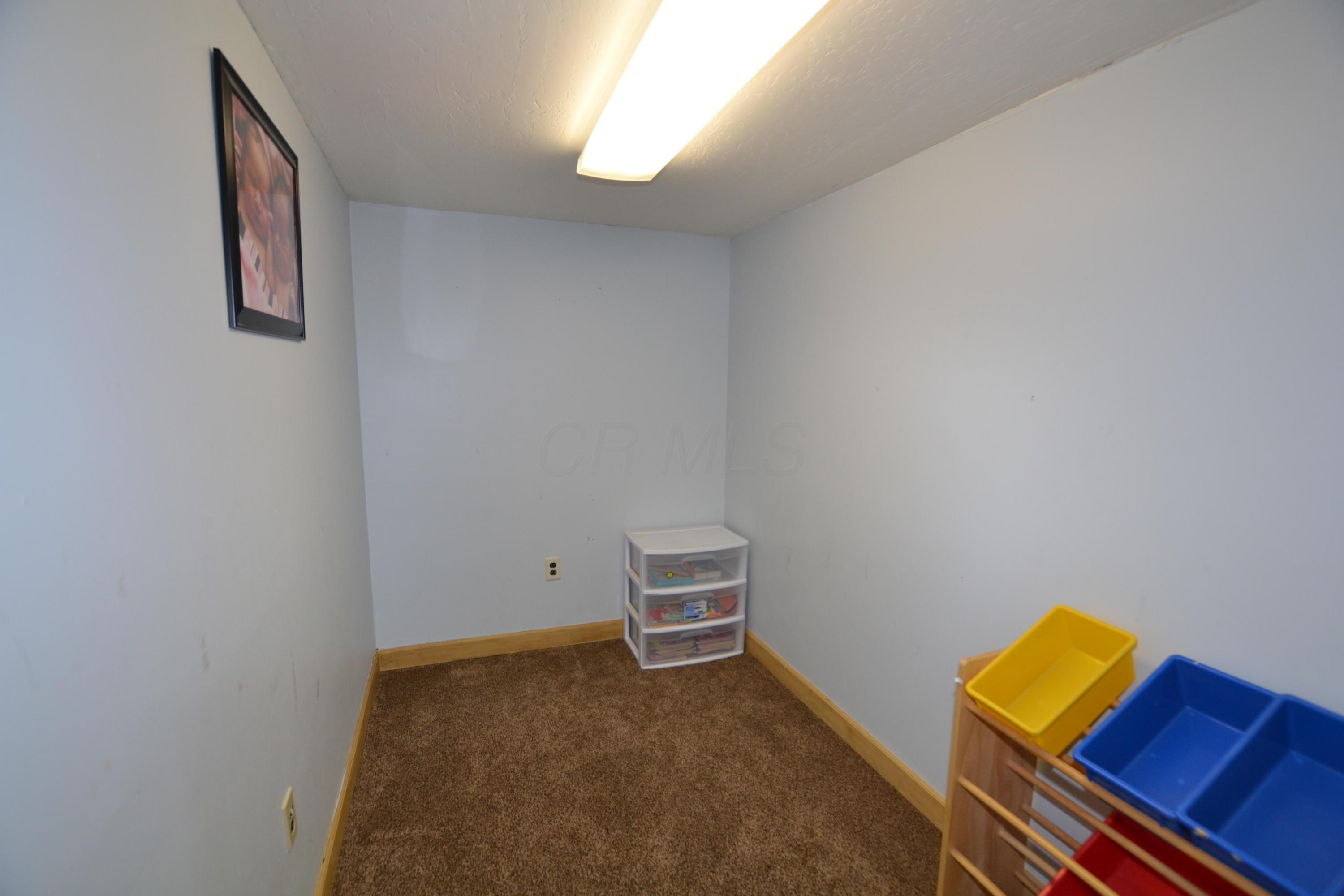 295 Rimbey Avenue Columbus, OH 43230 - Photo 27 of 30