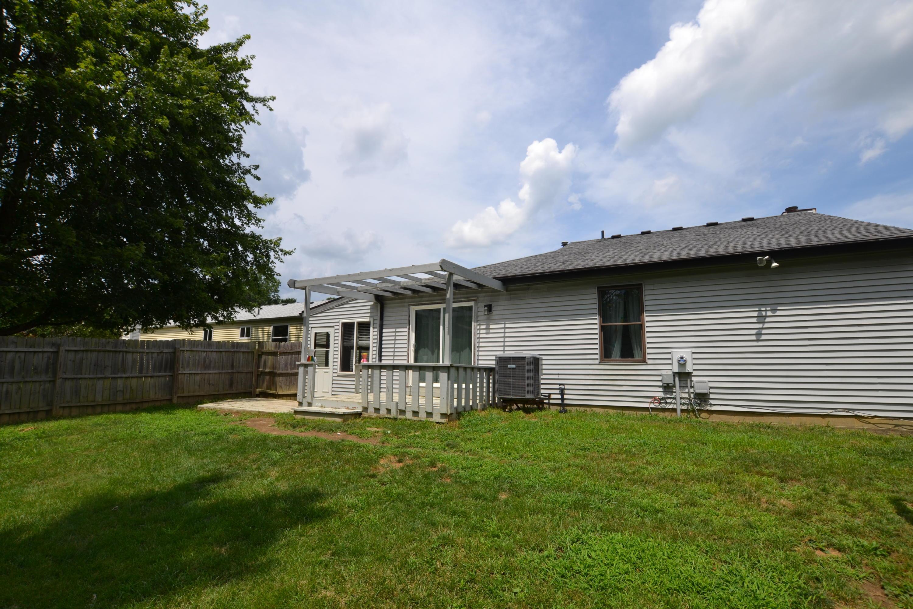 295 Rimbey Avenue Columbus, OH 43230 - Photo 4 of 30