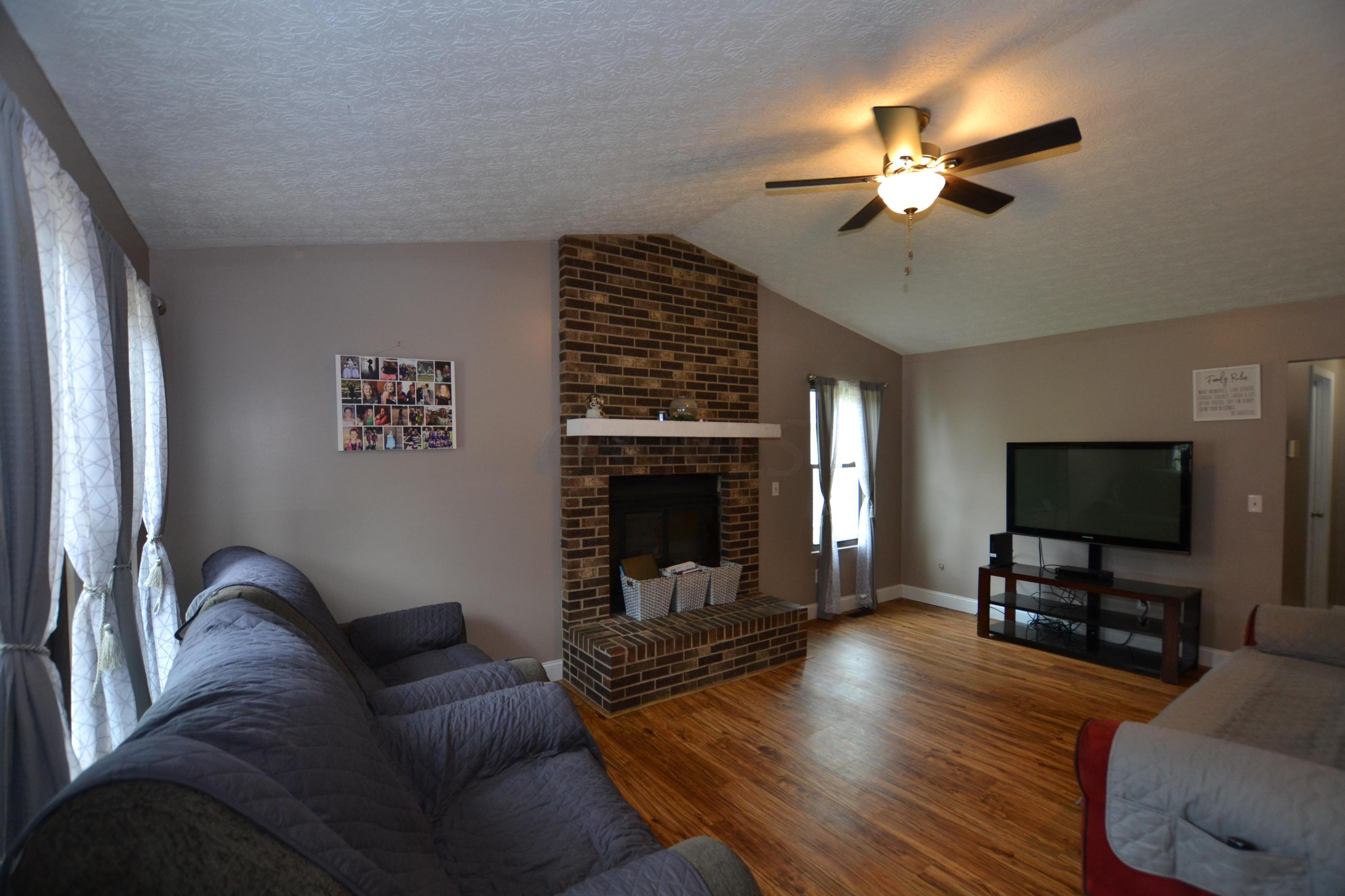 295 Rimbey Avenue Columbus, OH 43230 - Photo 6 of 30
