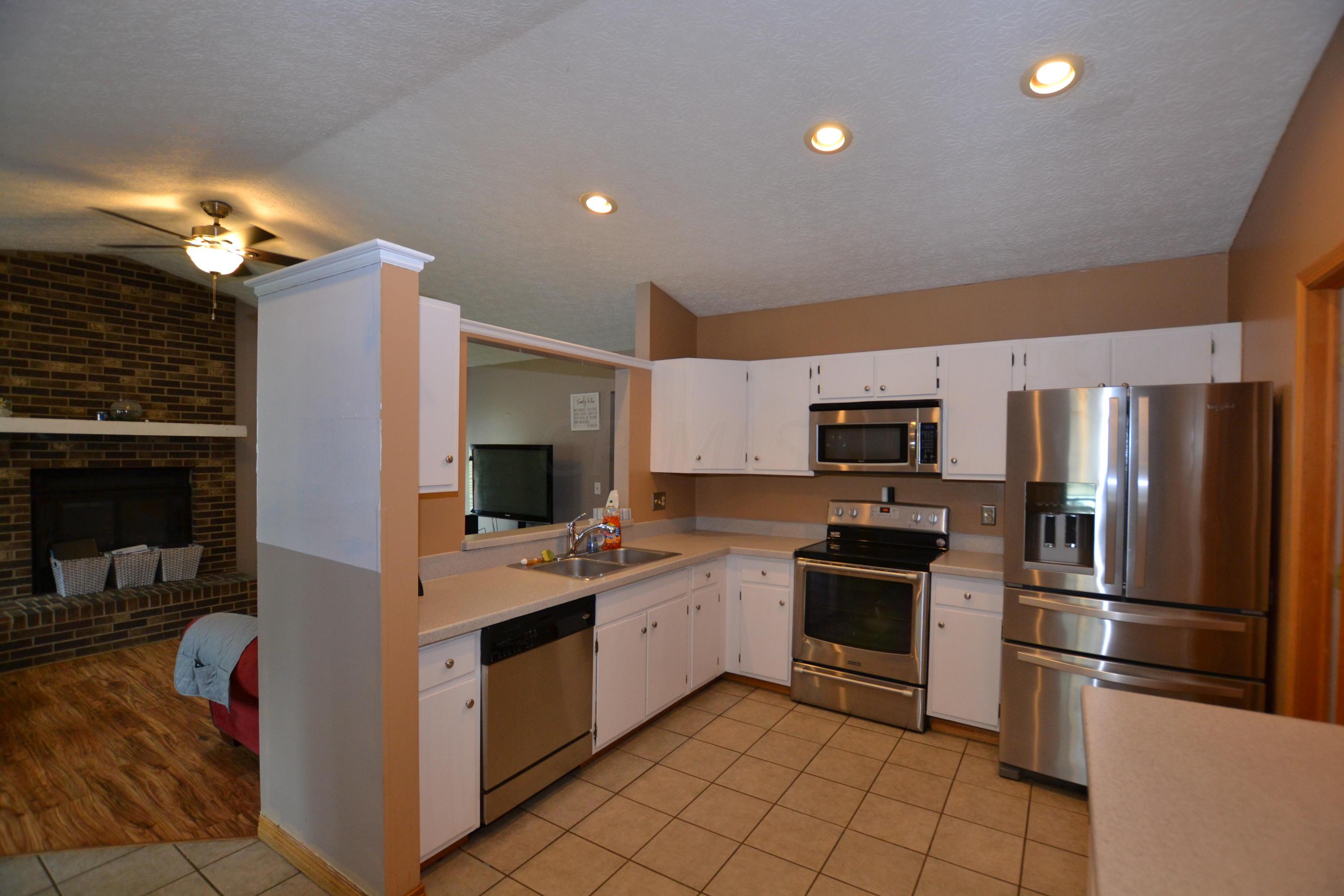 295 Rimbey Avenue Columbus, OH 43230 - Photo 10 of 30