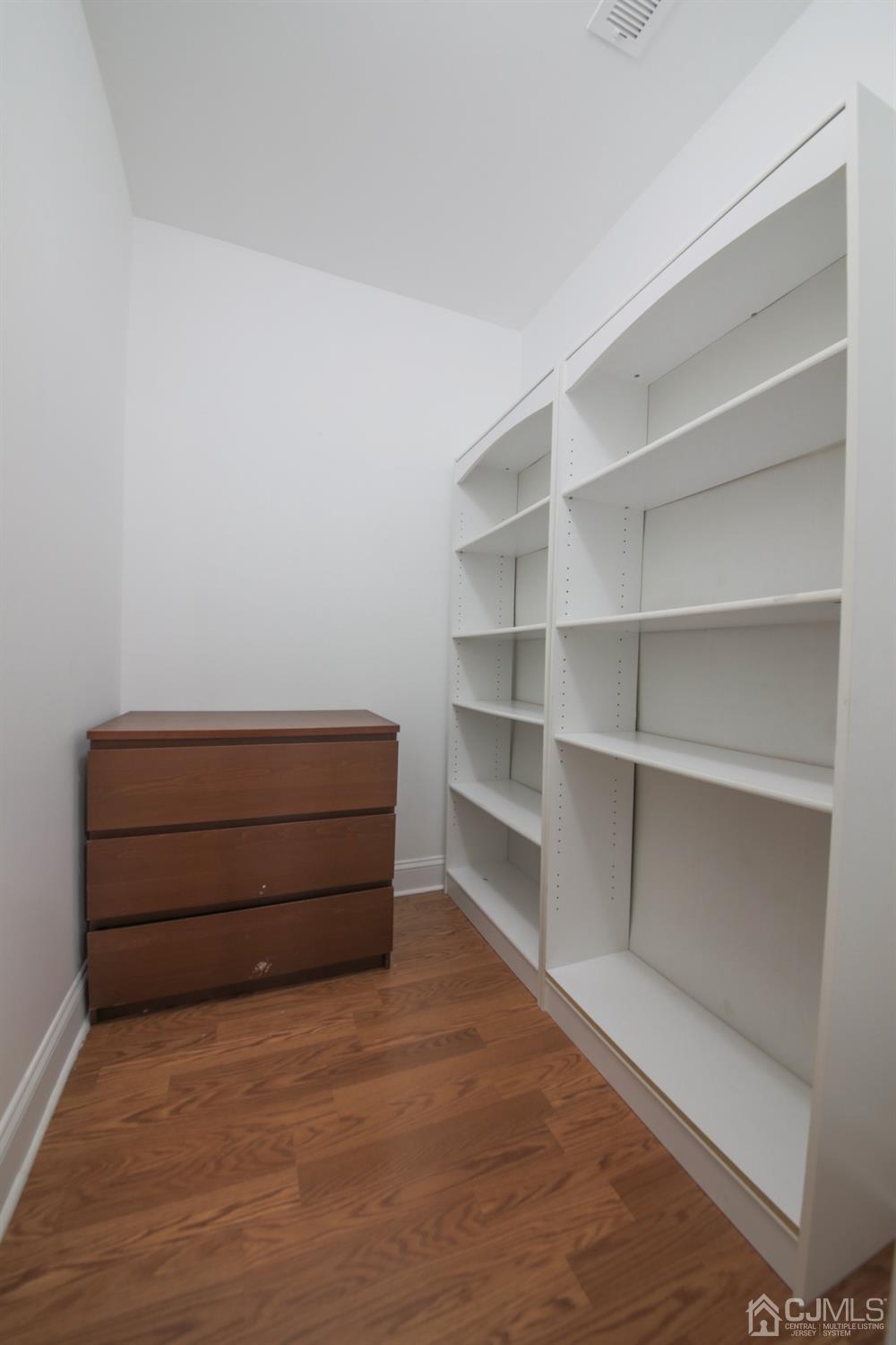 1818 Oak Road North Brunswick, NJ 08902 - Photo 12 of 21 Gallery Image 12