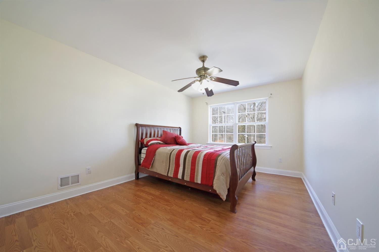 1818 Oak Road North Brunswick, NJ 08902 - Photo 13 of 21 Gallery Image 13