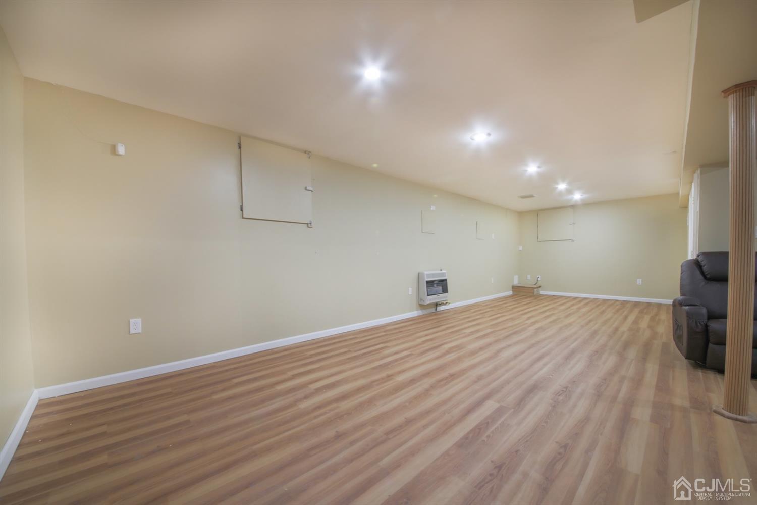 1818 Oak Road North Brunswick, NJ 08902 - Photo 20 of 21 Gallery Image 20