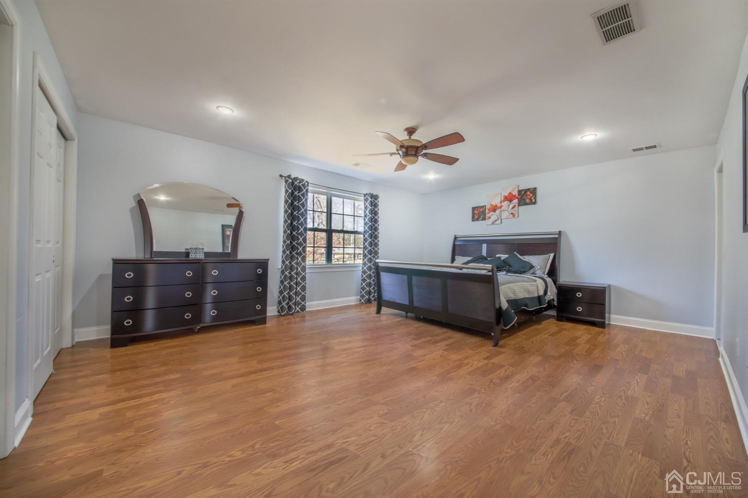 1818 Oak Road North Brunswick, NJ 08902 - Photo 8 of 21 Gallery Image 8