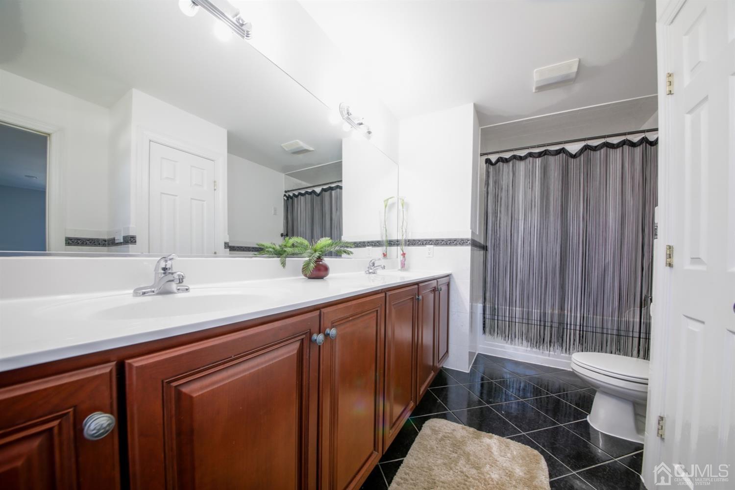 1818 Oak Road North Brunswick, NJ 08902 - Photo 9 of 21 Gallery Image 9