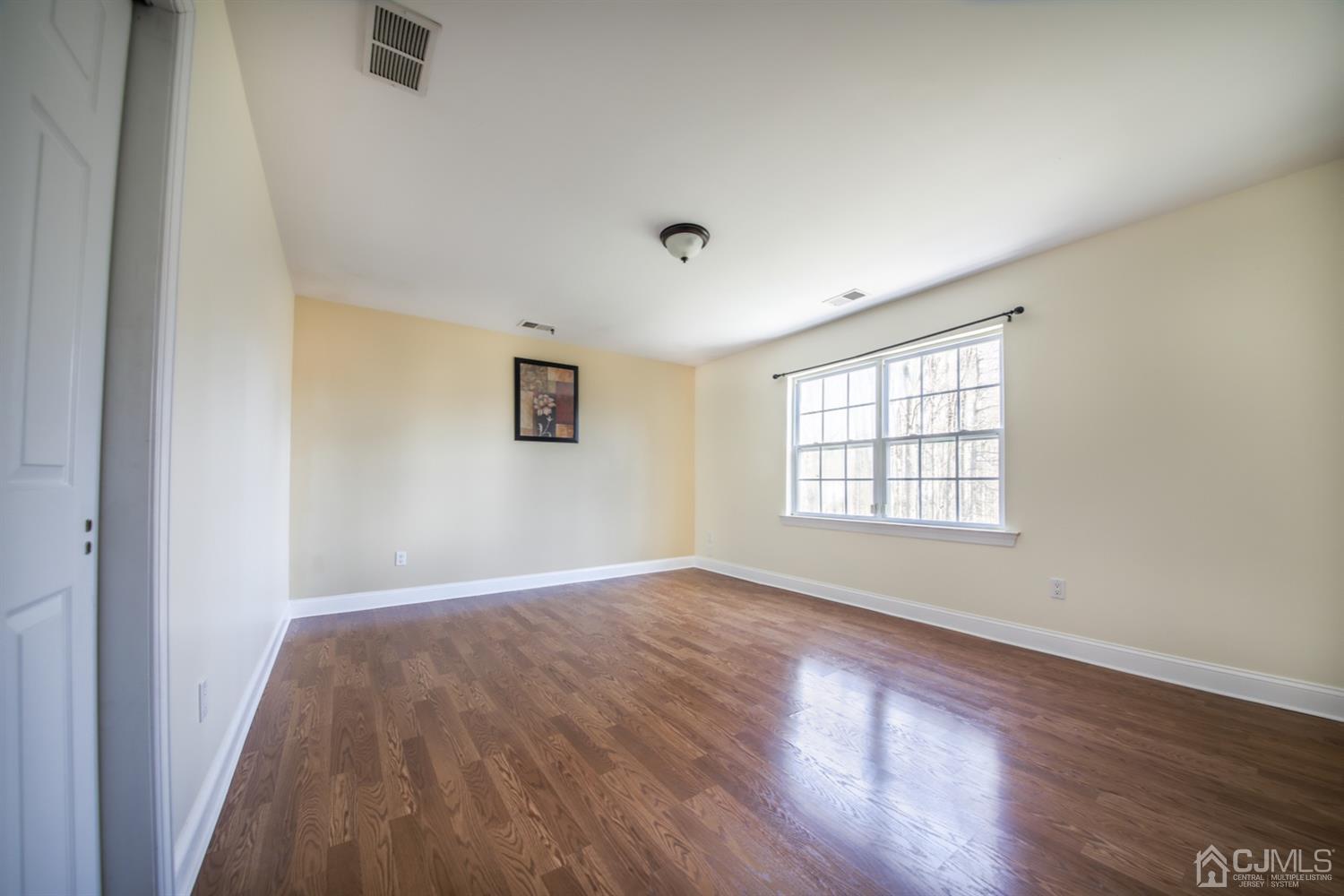 1818 Oak Road North Brunswick, NJ 08902 - Photo 10 of 21 Gallery Image 10