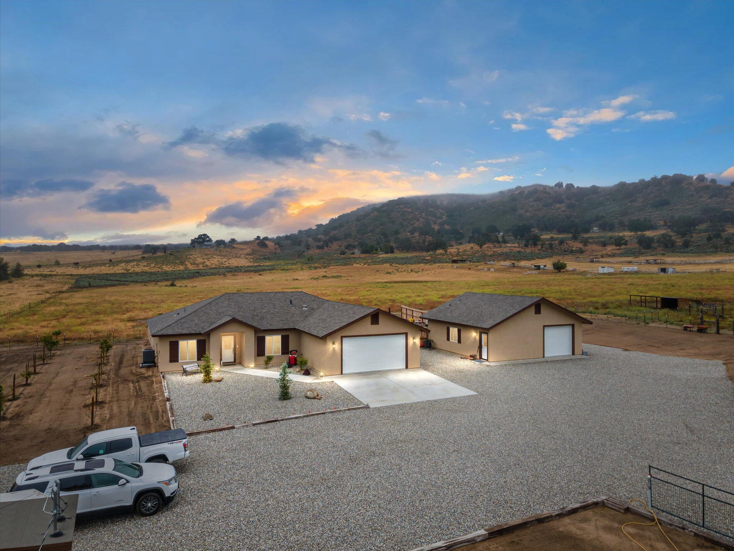 18702 Pellisier Road Tehachapi, CA 93561 - Photo 1 of 16 001