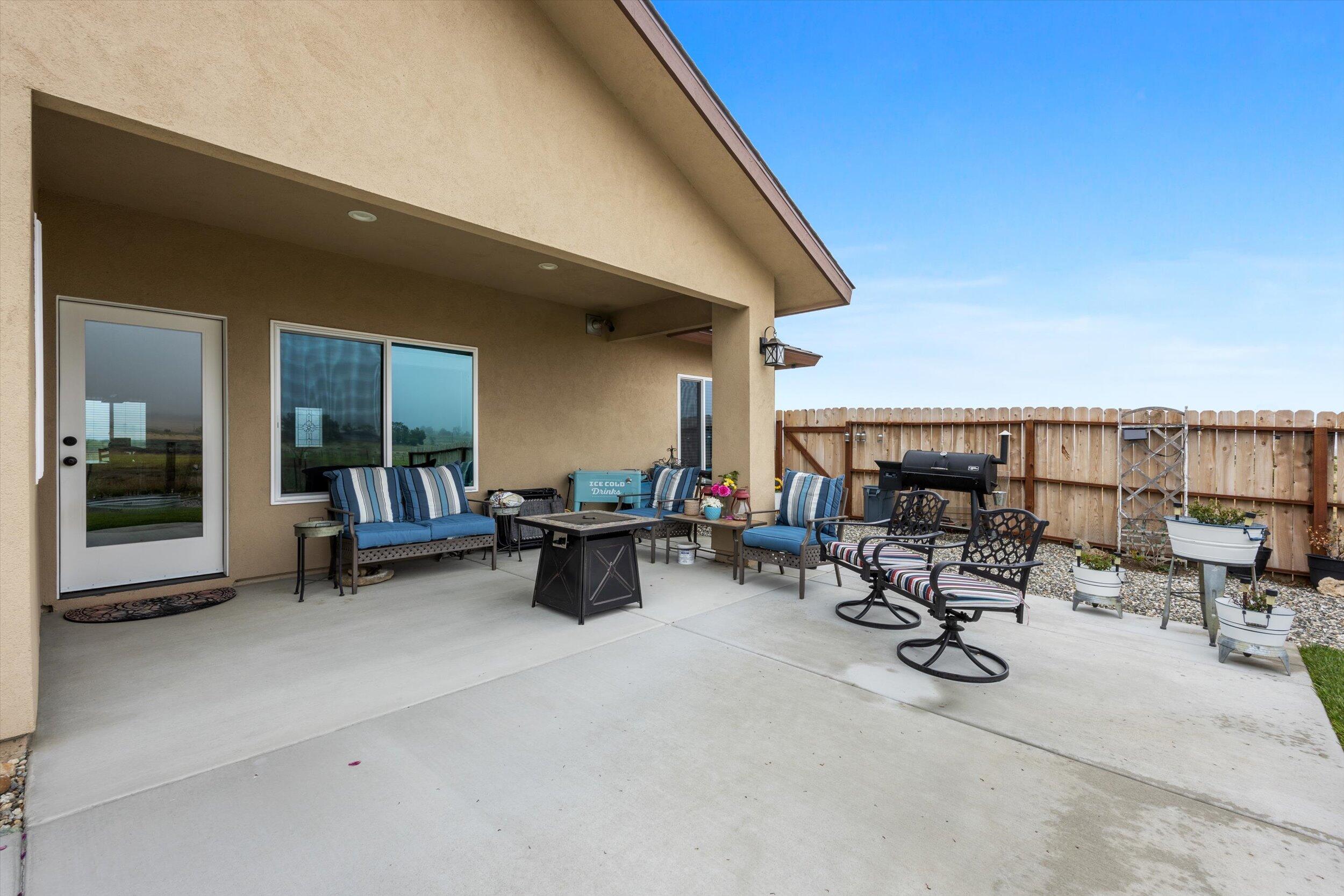 18702 Pellisier Road Tehachapi, CA 93561 - Photo 12 of 16 017