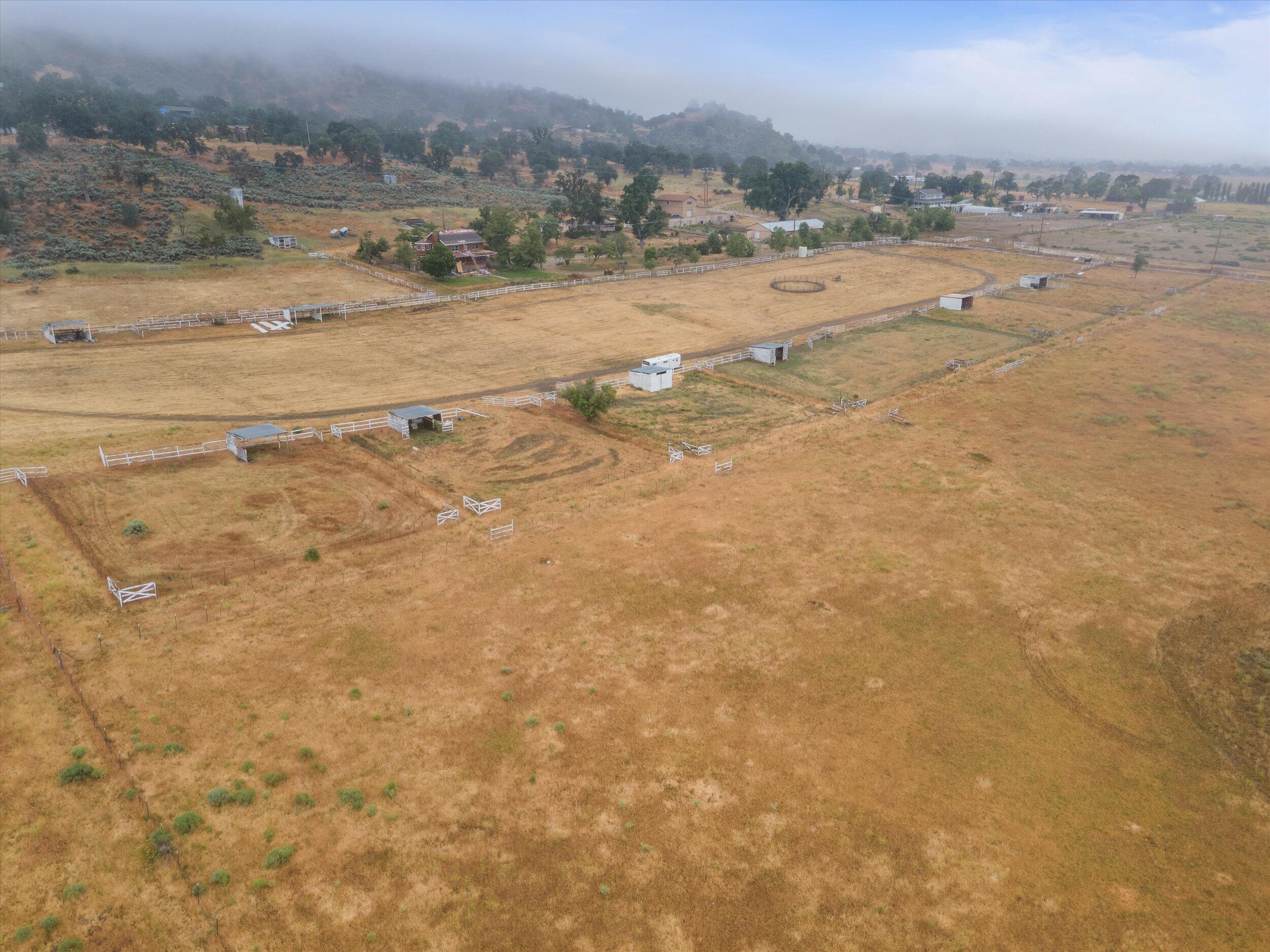 18702 Pellisier Road Tehachapi, CA 93561 - Photo 16 of 16 022