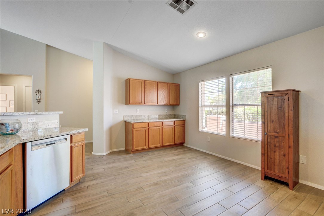 8916 Rusty Rifle Avenue Las Vegas, NV 89143 - Photo 12 of 34