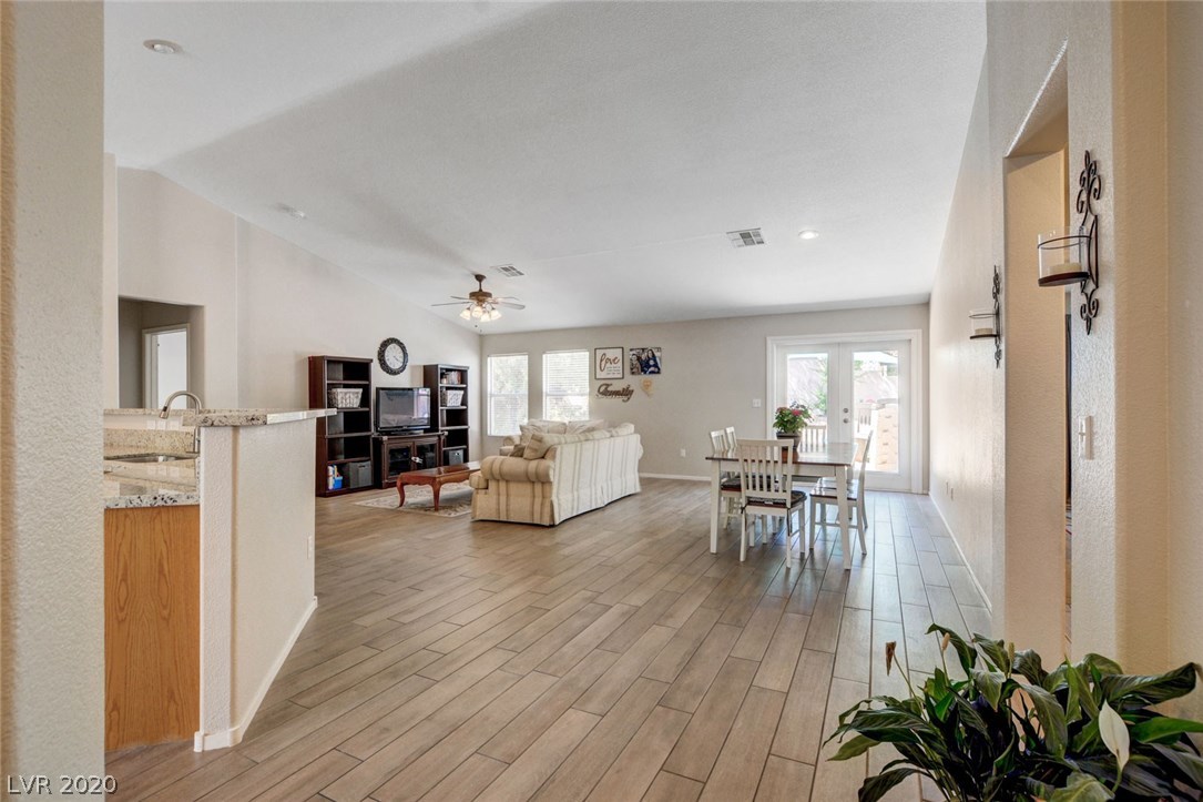 8916 Rusty Rifle Avenue Las Vegas, NV 89143 - Photo 3 of 34