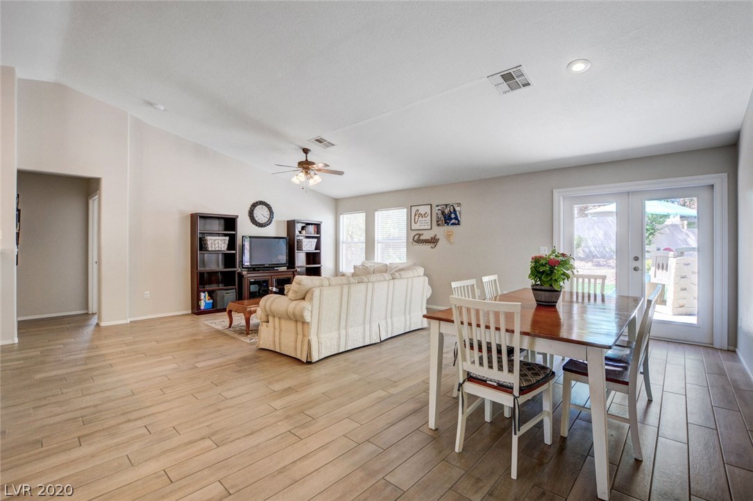 8916 Rusty Rifle Avenue Las Vegas, NV 89143 - Photo 4 of 34