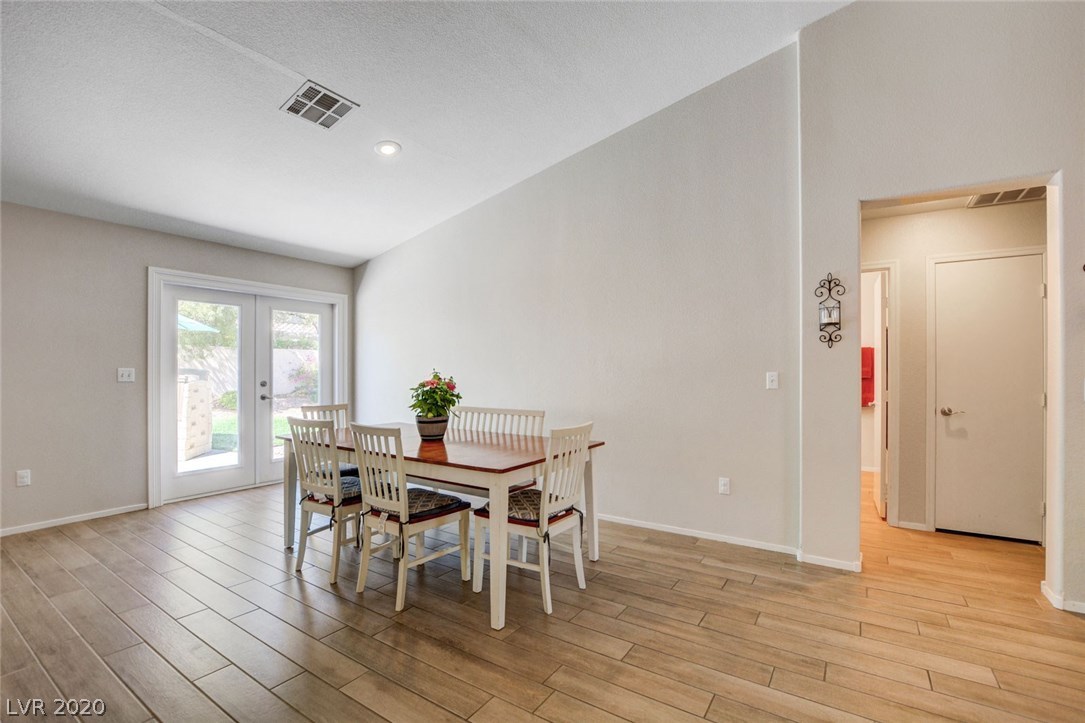 8916 Rusty Rifle Avenue Las Vegas, NV 89143 - Photo 6 of 34