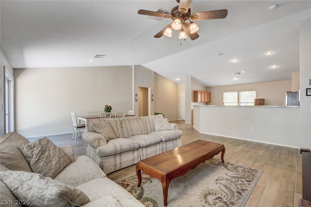 8916 Rusty Rifle Avenue Las Vegas, NV 89143 - Photo 9 of 34